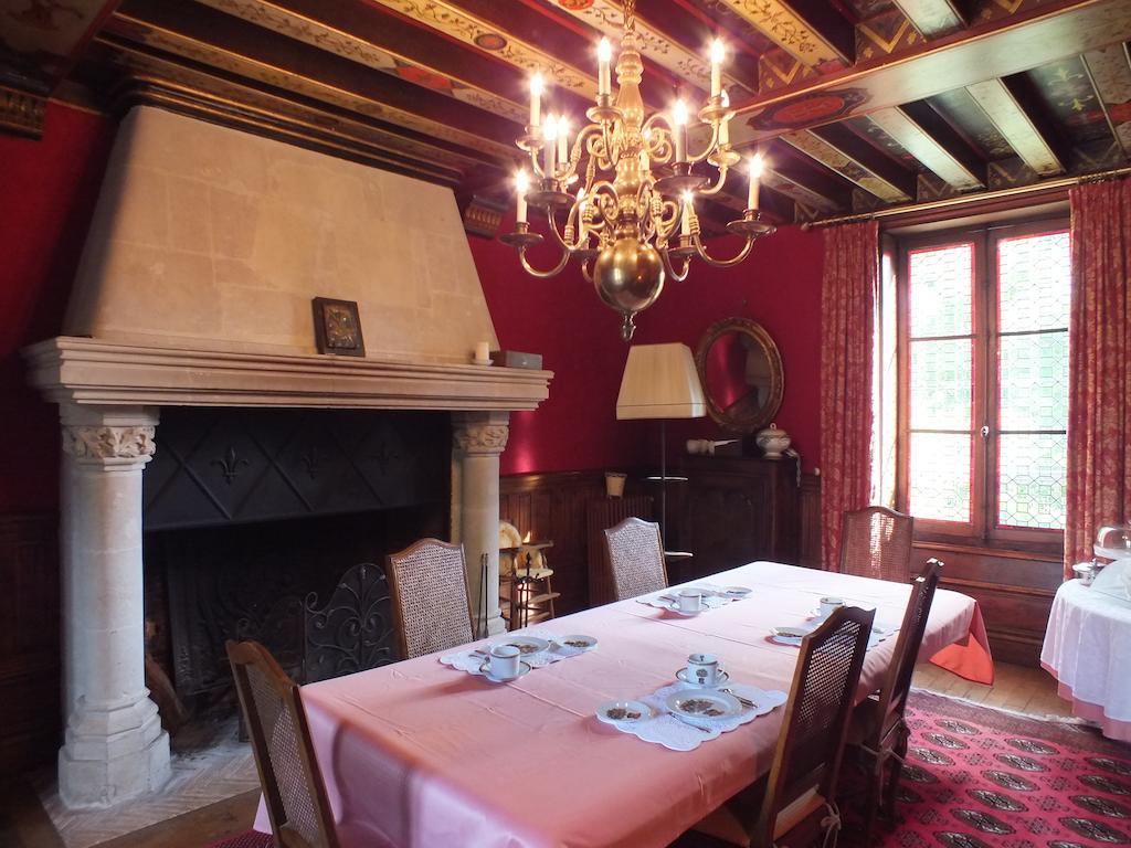 Chateau De Naze Vivy-Saumur Exteriör bild
